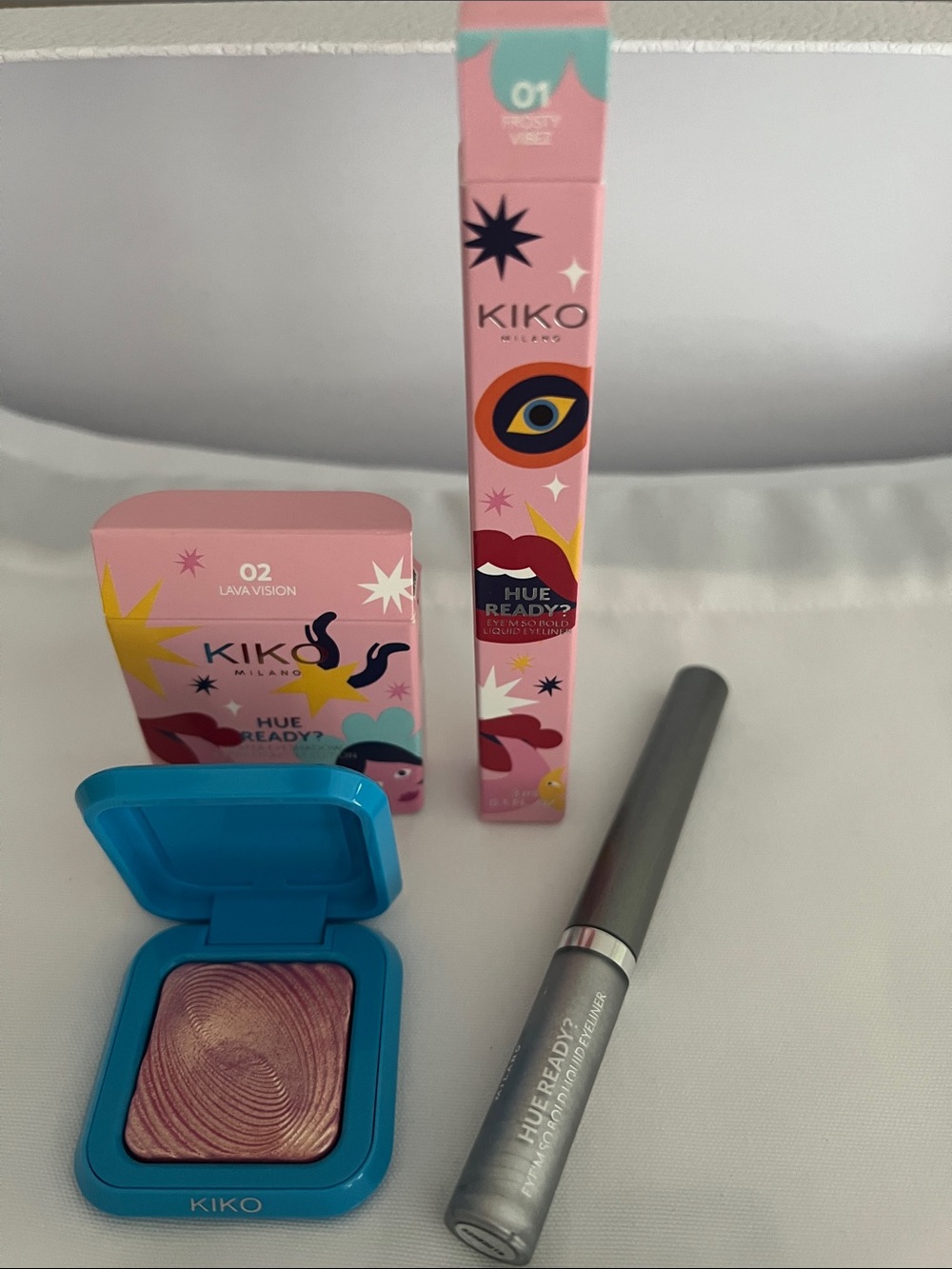 Kiko Milano - Are Hue Ready eyeliner 01 frosty vibes + eyeshadow 02 Lava Vision